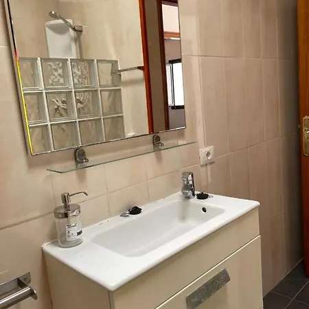 Con Amplia Terraza En La Playa *