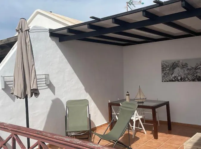 Con Amplia Terraza En La Playa * Puerto del Carmen (Lanzarote)