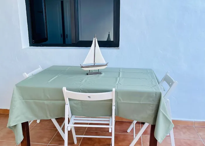 Con Amplia Terraza En La Playa Puerto del Carmen (Lanzarote)