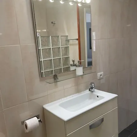 Con Amplia Terraza En La Playa Apartment *