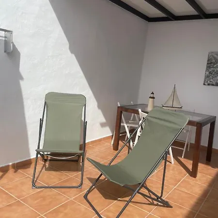 Con Amplia Terraza En La Playa Apartamento Puerto del Carmen (Lanzarote)