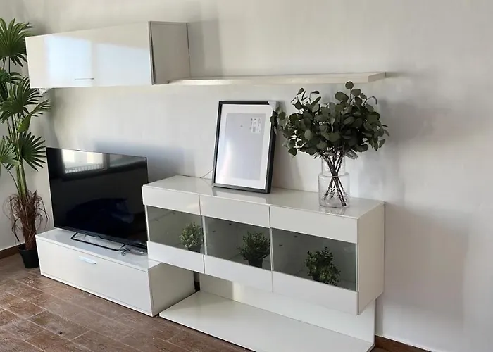 Con Amplia Terraza En La Playa דירה *