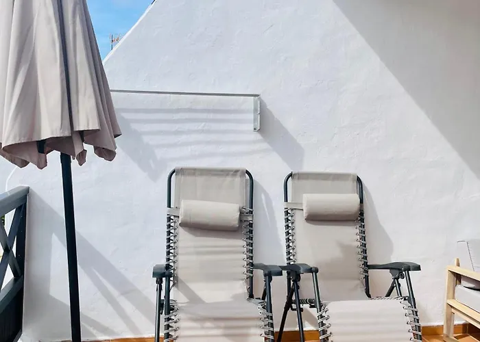 Con Amplia Terraza En La Playa דירה *