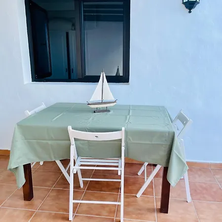 Con Amplia Terraza En La Playa Puerto del Carmen